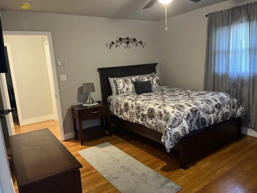 Quarto para alugar com cama de casal em Charlotte