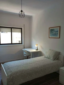 Room for rent with double bed Porto