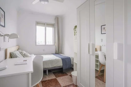 Madrid de çift kişilik yataklı kiralık oda