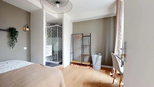 Chambre à louer avec lit double Clermont-ferrand