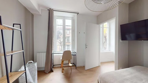 Chambre privée à 25 Av. des Paulines, 63000 Clermont-Ferrand, France, image 4 de 17