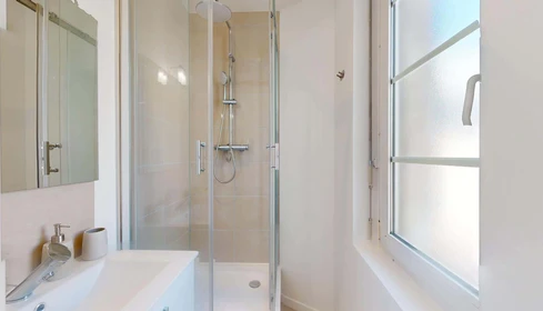 Private room at 11 Rue Michel Servet, 21000 Dijon, France, image 3 of 16