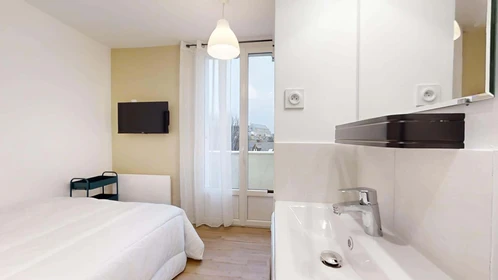 Stanza privata in 6 Rue du Chemin Vert, 35000 Rennes, France, immagine 7 di 17
