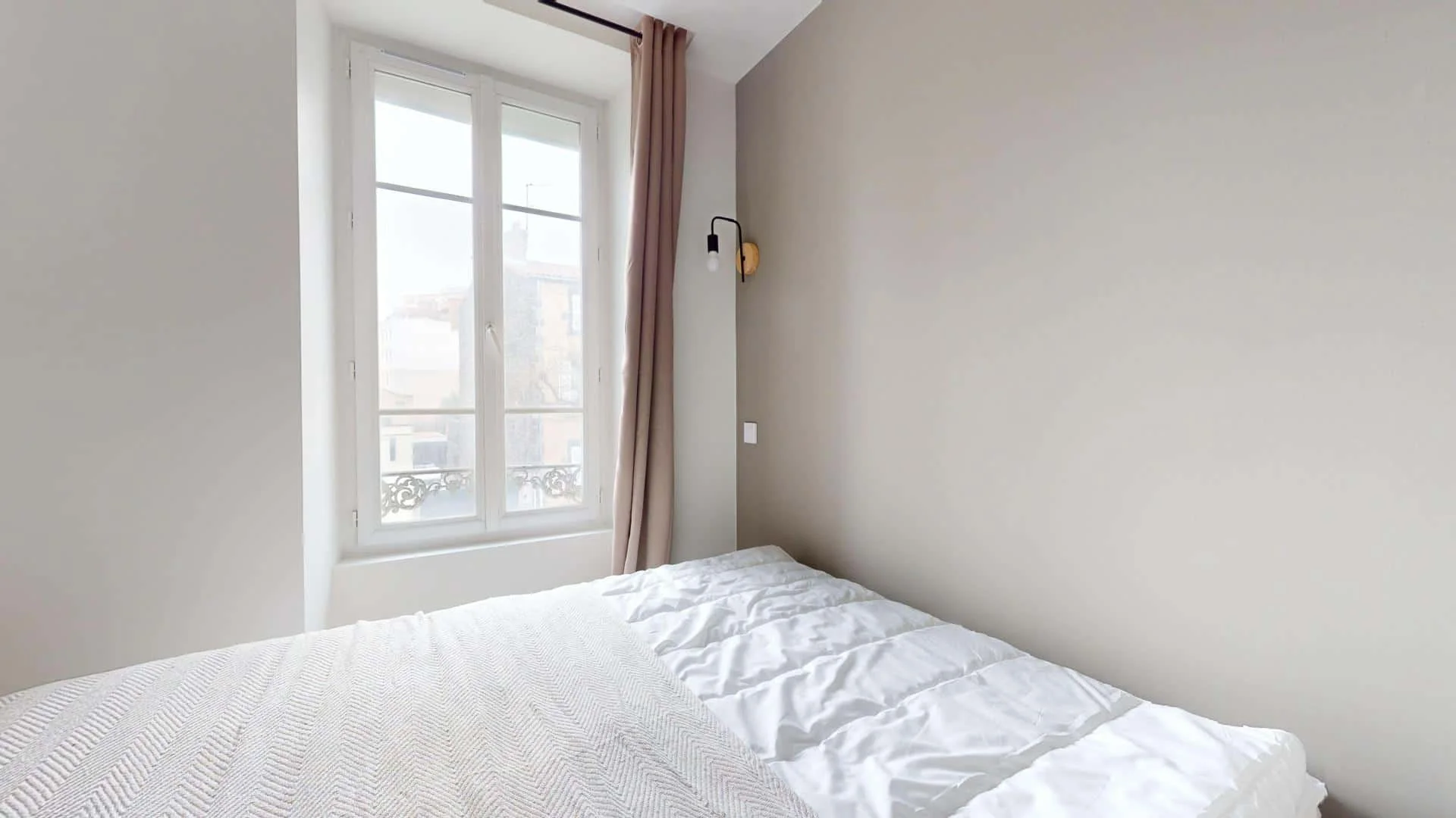 Chambre d'étudiant fonctionnelle parfaite pour étudier dans 