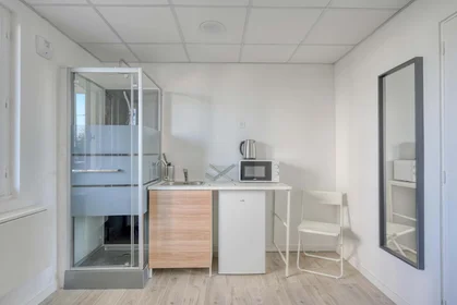 Özel oda konumu 37 Rue du Petit Bois, 94000 Créteil, France, 17 19 görüntüsü