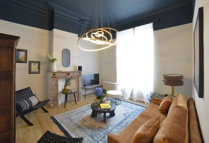 Habitación privada muy luminosa en Bruxelles-brussel