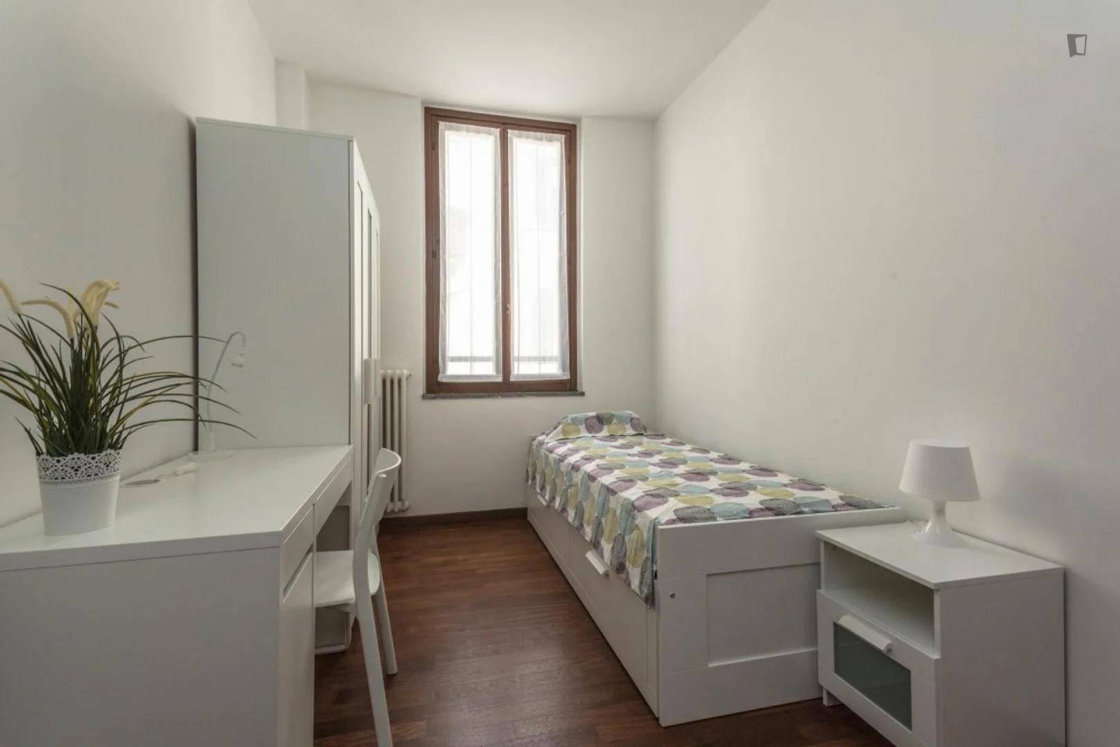 Habitación para estudiantes en  con área de estudio y facilidades compartidas