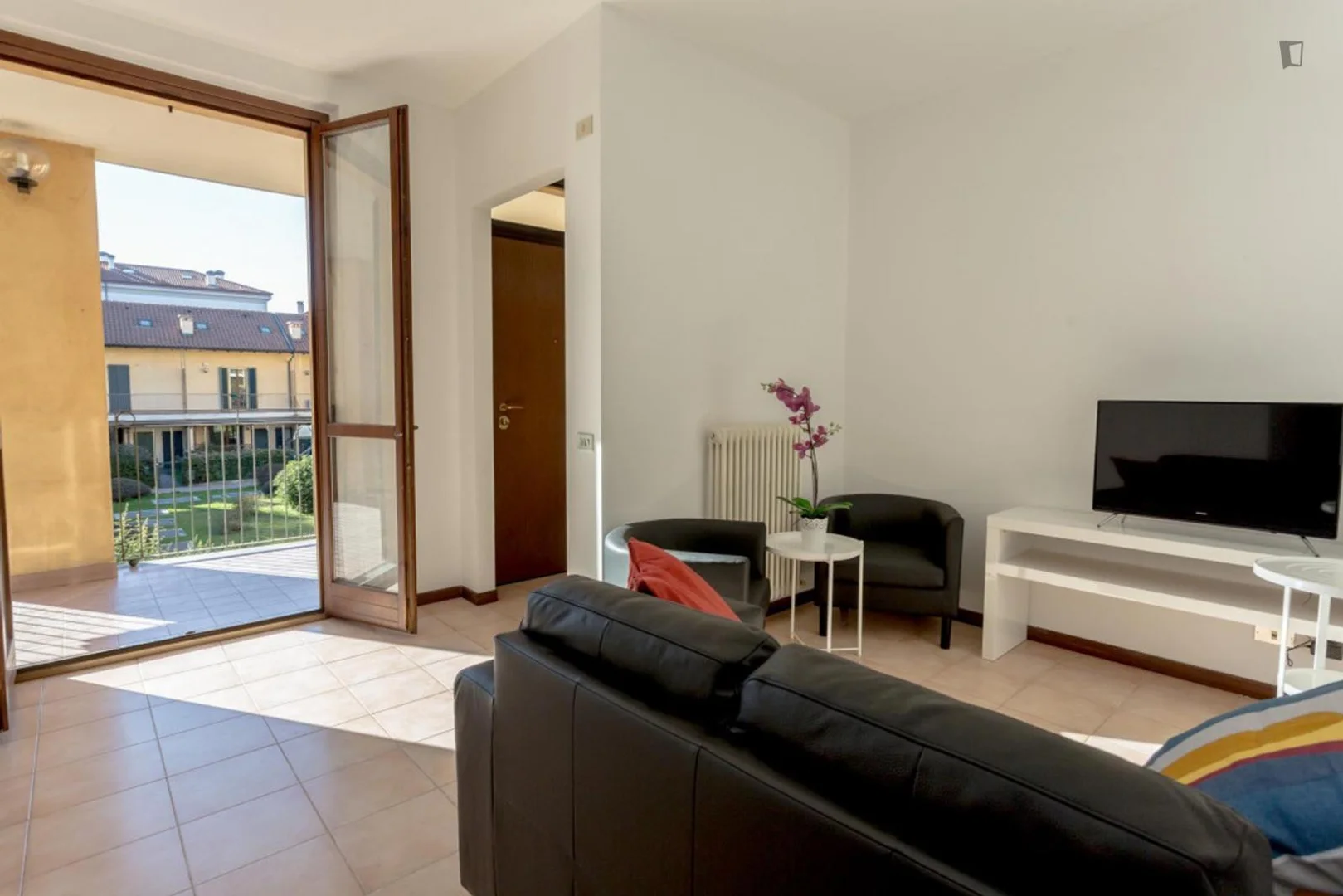 Habitación estudiantil económica cerca del campus en 