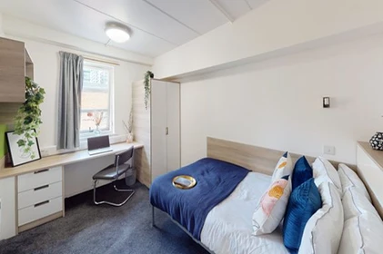 Renting rooms by the month in Manchester