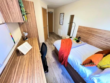 Quarto para alugar com cama de casal em Liverpool