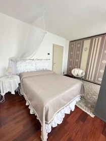 Quarto para alugar ao mês em Milano