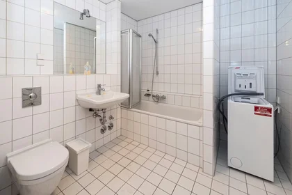 Quarto privado em Weserstraße, Innenstadt I, imagem 6 de 10