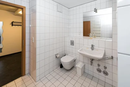 Quarto privado em Weserstraße, Innenstadt I, imagem 7 de 10