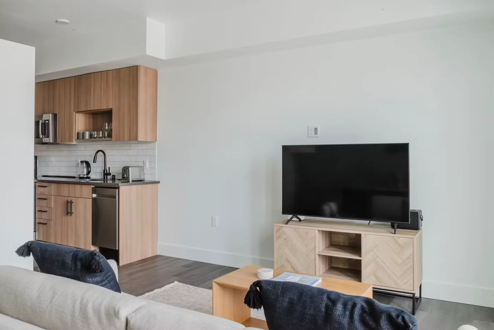12th Avenue, Minor