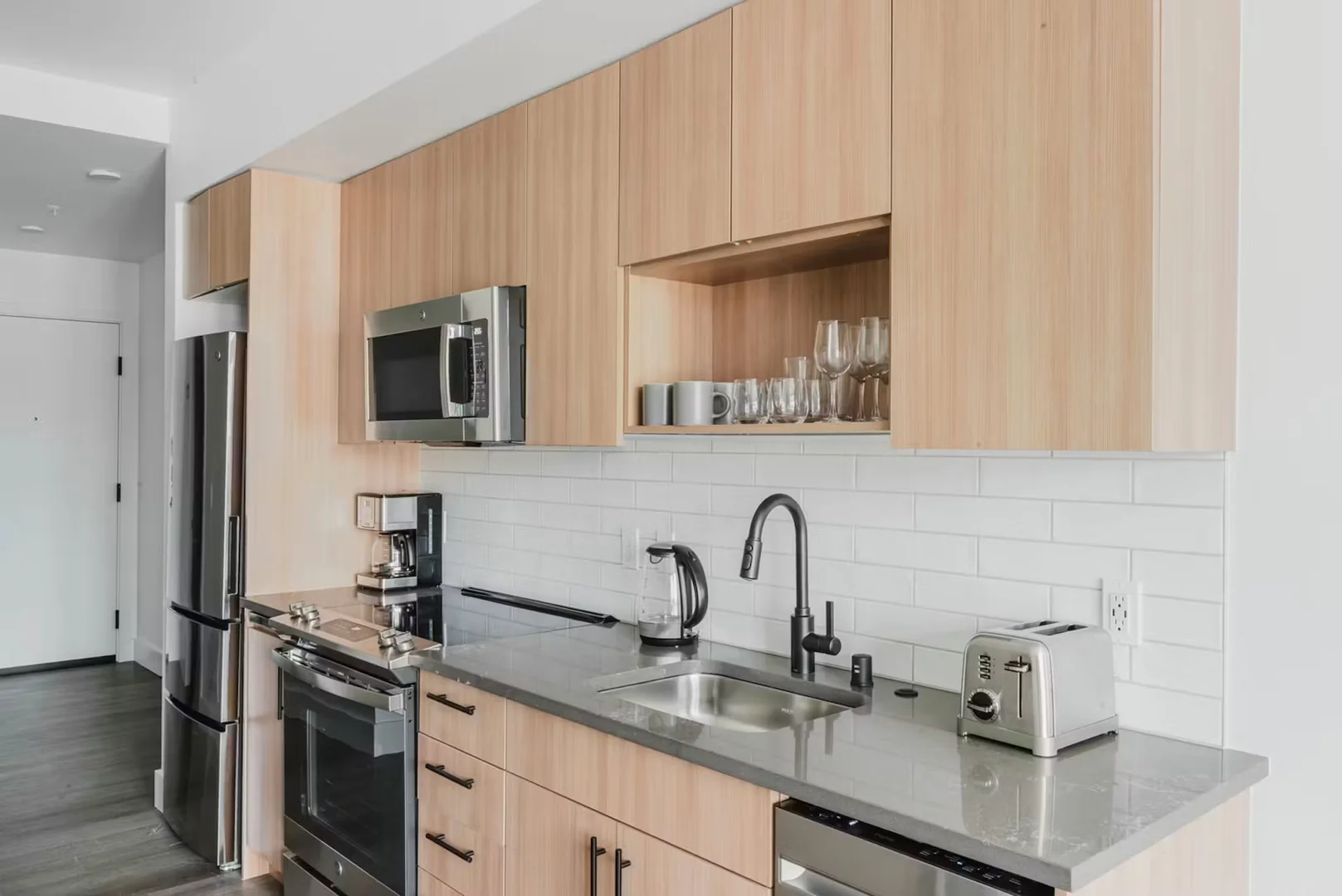 12th Avenue, Minor