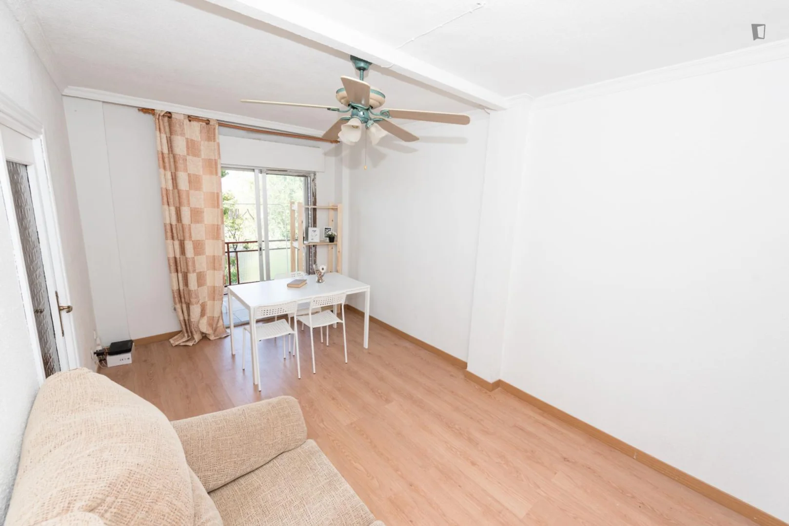 Habitación para estudiantes en  con modernas comodidades