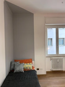 Chambre à louer avec lit double Brescia