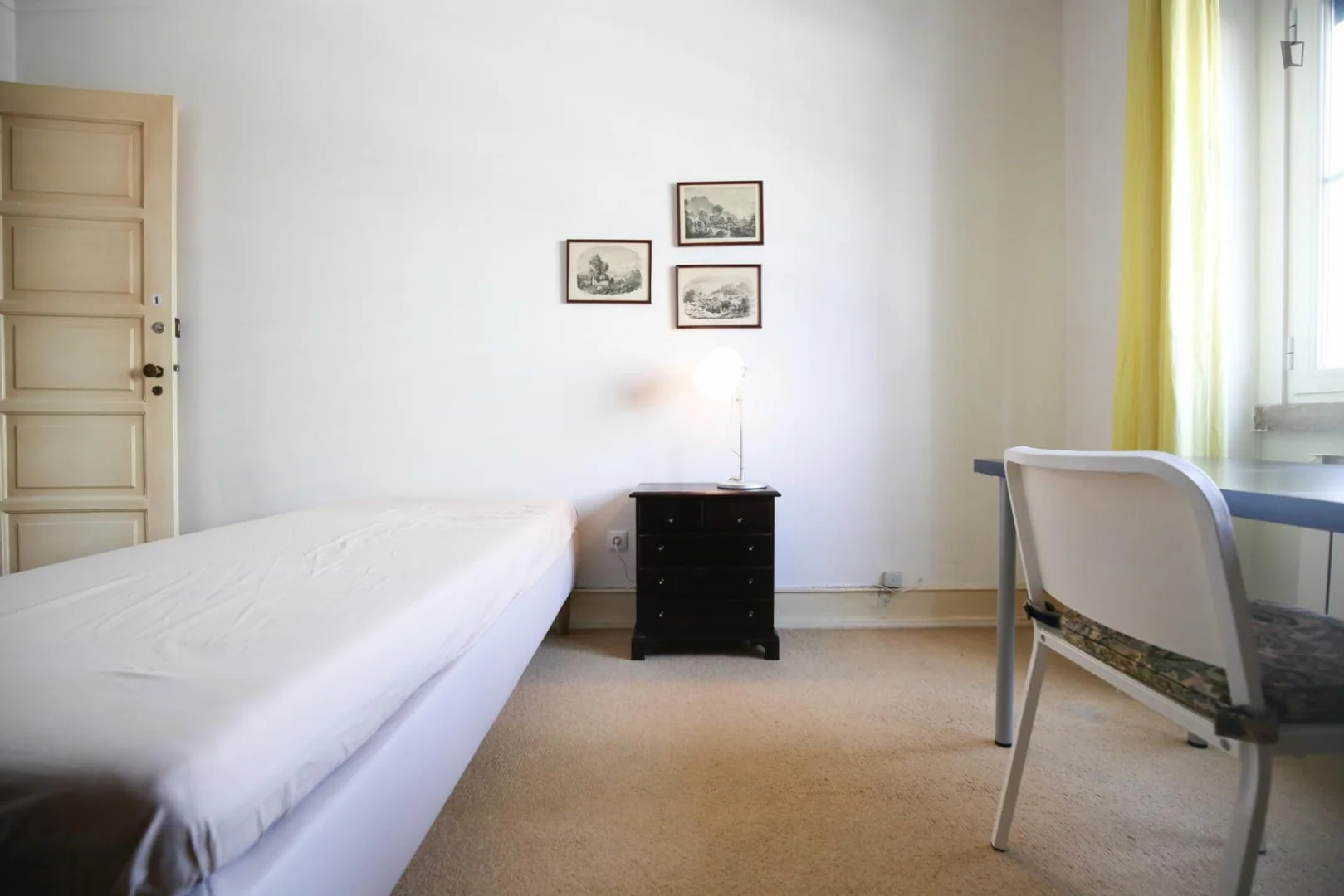 Economical student room with convenient location in 