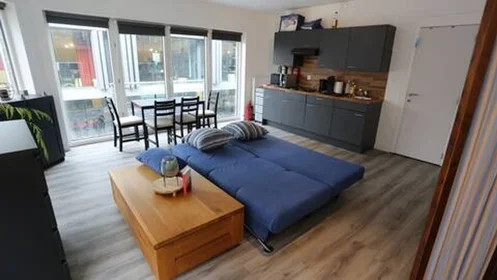Logement entier à Korte Winkelhaakstraat 2, image 1 de 16