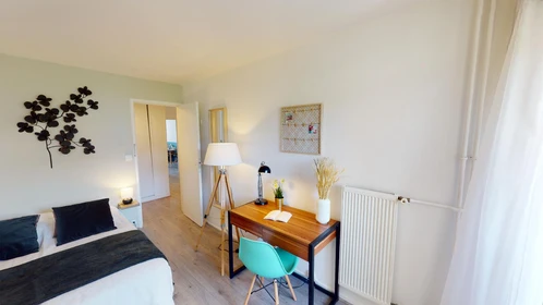 Quarto para alugar num apartamento partilhado em Paris