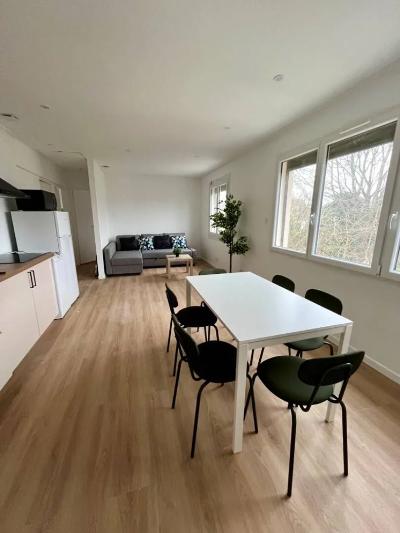 Bright and airy student room with easy university access in 
