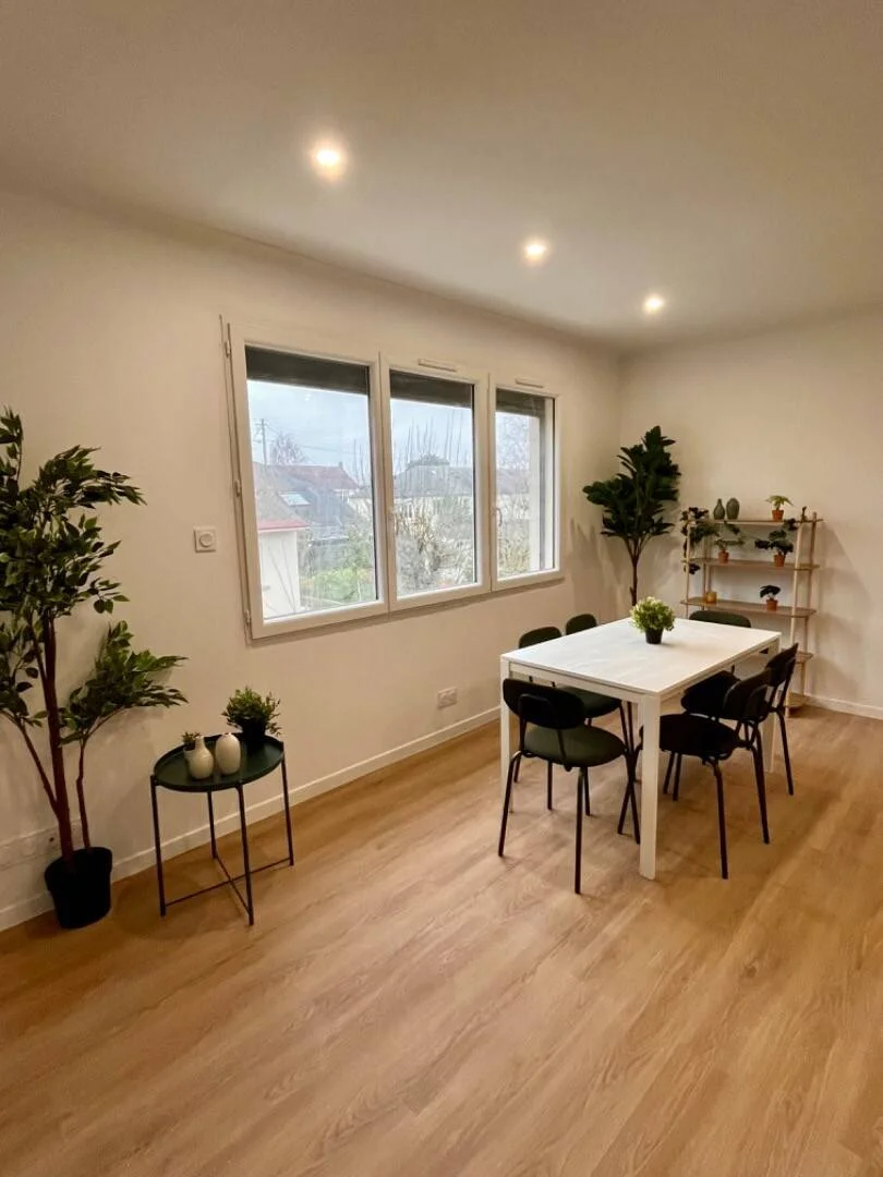 Budget-friendly student room close to campus in 