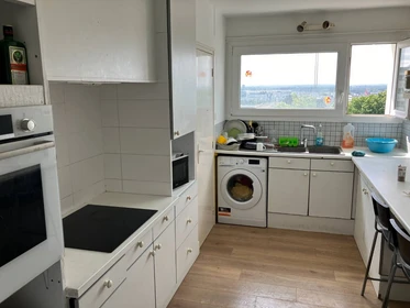 Quarto para alugar com cama de casal em Rennes