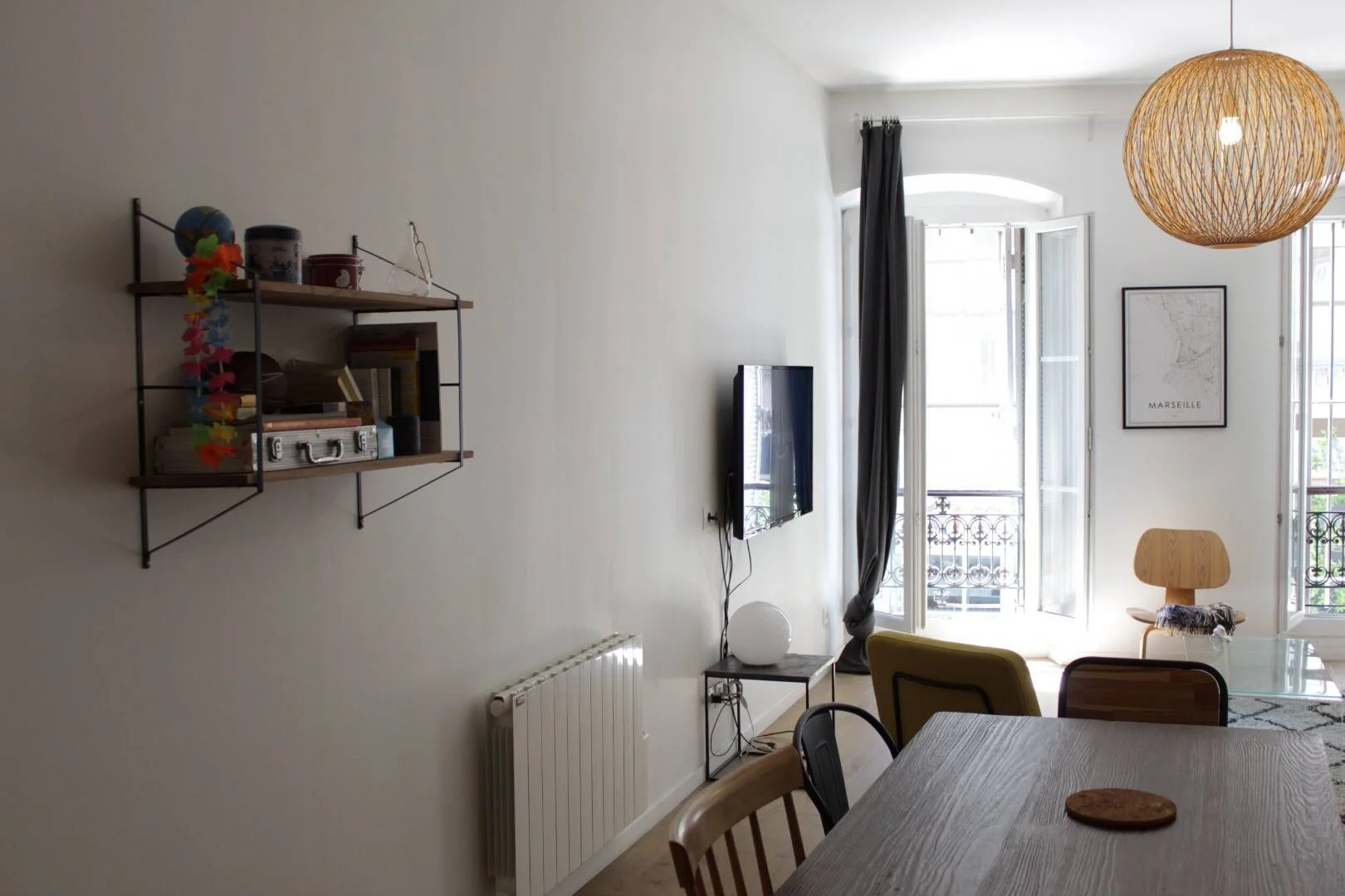 Student-friendly room in  with modern amenities