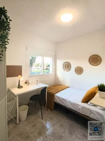 Habitación en alquiler con cama doble Tarragona