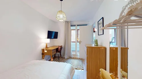 Privatzimmer in der 4 Rue Julia, 13005 Marseille, France, bild 1 von 17