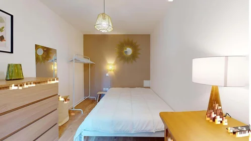 Privatzimmer in der 4 Rue Julia, 13005 Marseille, France, bild 3 von 17