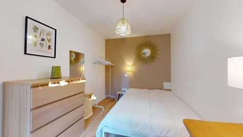Privatzimmer in der 4 Rue Julia, 13005 Marseille, France, bild 7 von 17