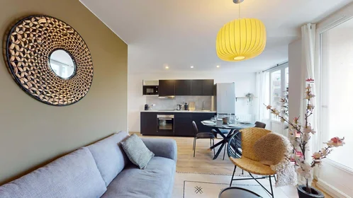 Quarto privado em 44 Cr Edouard Vaillant, 33300 Bordeaux, France, imagem 11 de 17