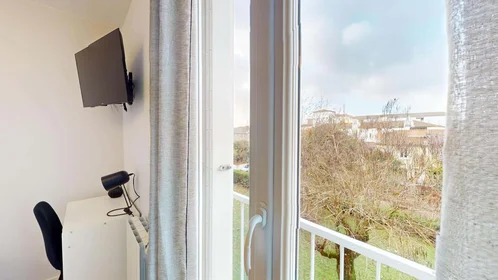 Quarto privado em 44 Cr Edouard Vaillant, 33300 Bordeaux, France, imagem 3 de 17
