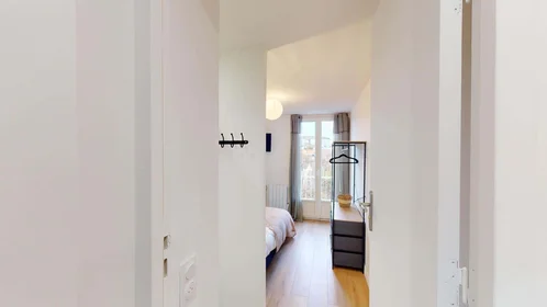Quarto privado em 44 Cr Edouard Vaillant, 33300 Bordeaux, France, imagem 8 de 17
