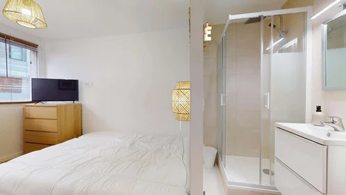 Privatzimmer in der 4 Rue Julia, 13005 Marseille, France, bild 3 von 20