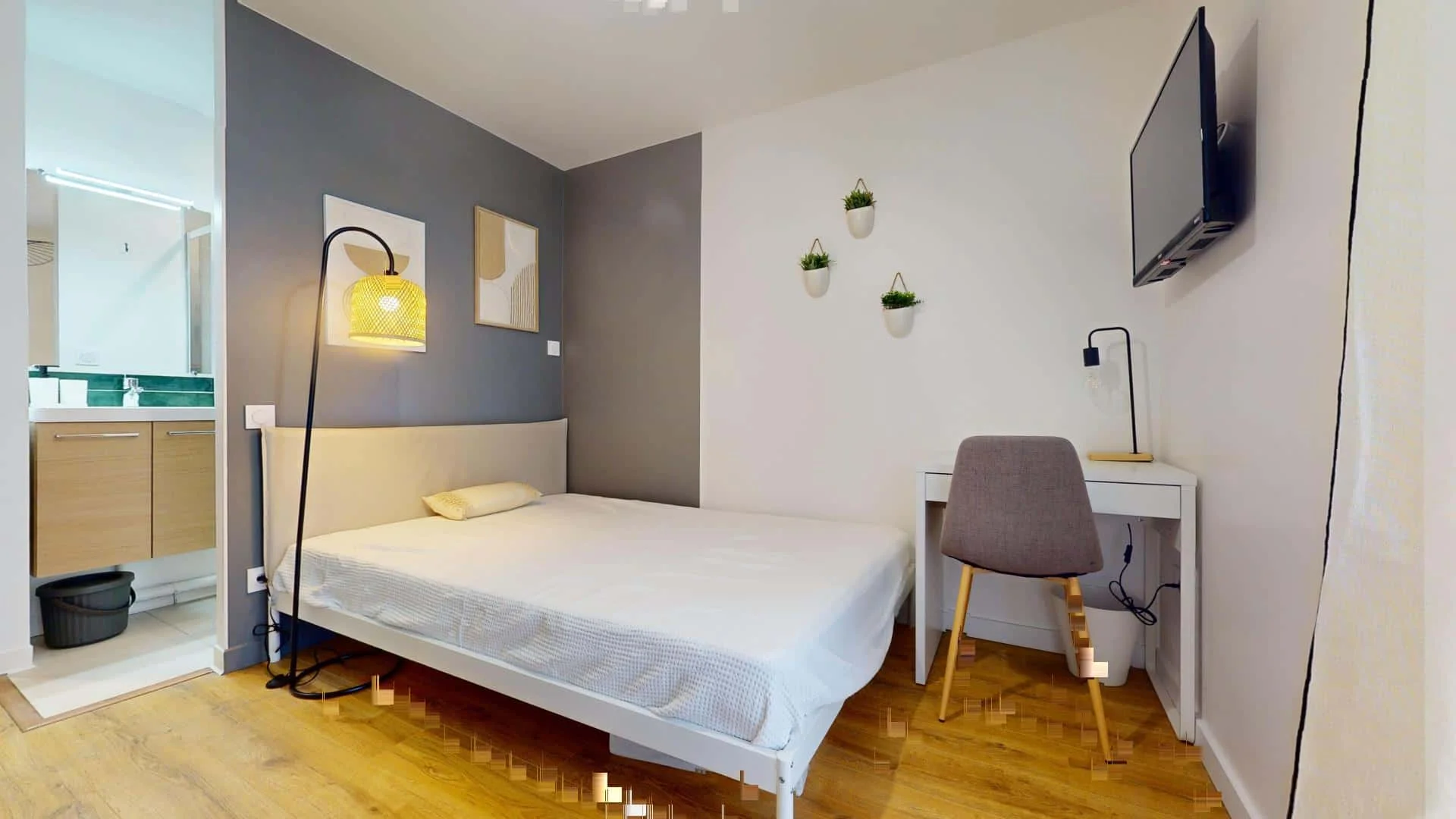 Budget-friendly student room close to campus in 