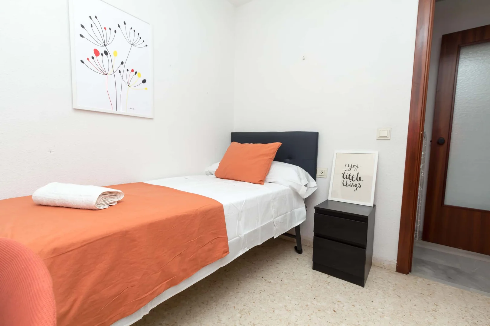 Komfortables und geräumiges Studentenzimmer in 