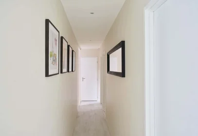 Private room at 2 Pl. du Chapitre, 51100 Reims, France, image 13 of 15