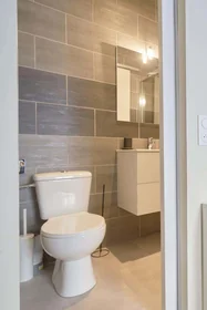 Private room at 2 Pl. du Chapitre, 51100 Reims, France, image 5 of 15
