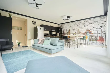 Private room at 2 Pl. du Chapitre, 51100 Reims, France, image 8 of 15