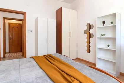 Stanza privata in Via Gioacchino da Fiore, 13, 65127 Pescara PE, Italia, immagine 3 di 18