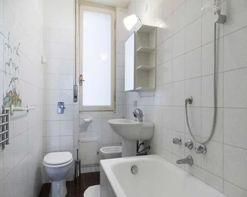 Habitación privada en Via Salvatore Barzilai, imagen 21 de 21