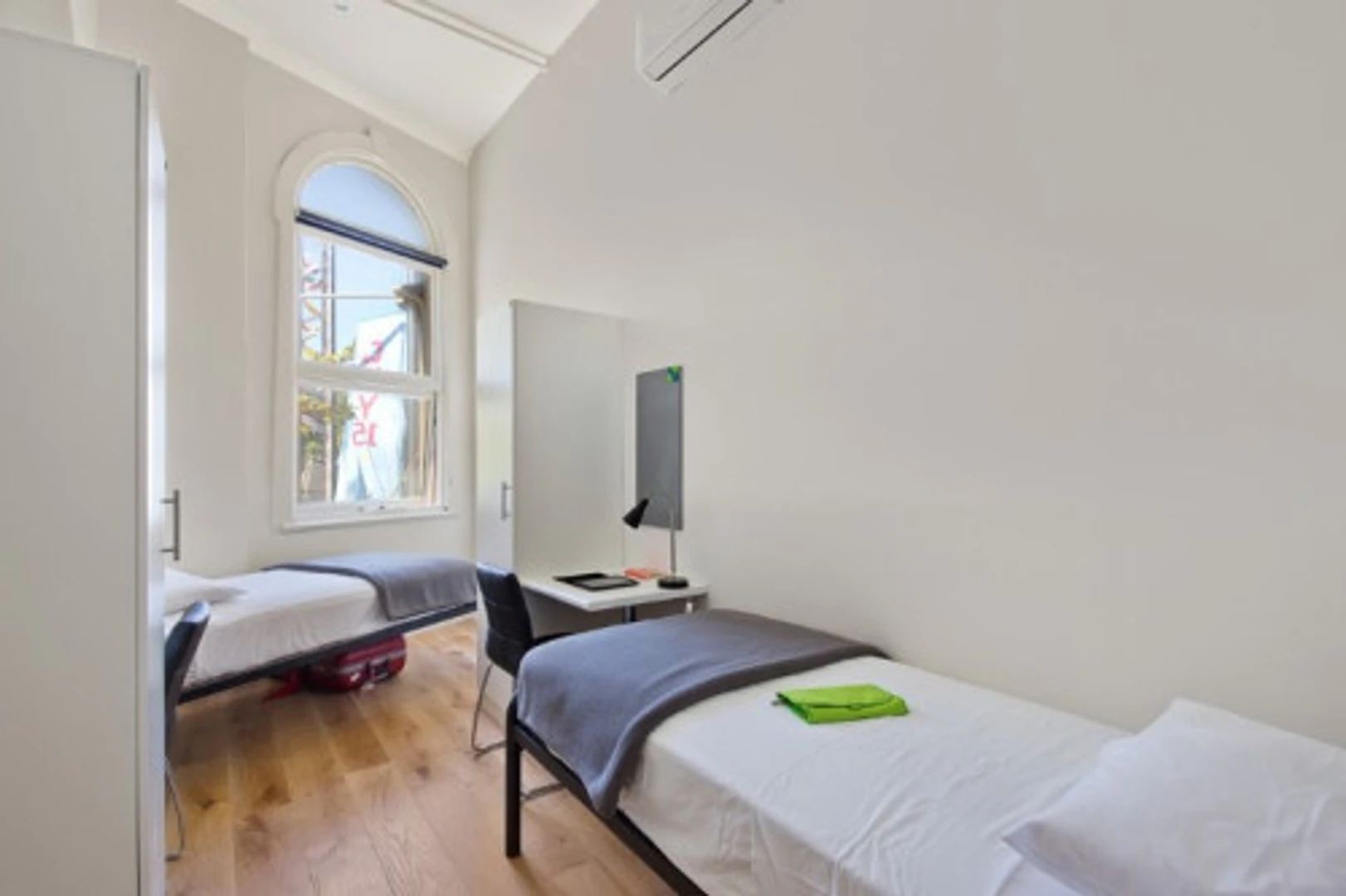 Chambre d'étudiant fonctionnelle parfaite pour étudier dans 