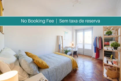 Habitación privada en Av. Alm. Reis 93 5d, 1150-021 Lisboa, Portugal, imagen 1 de 19