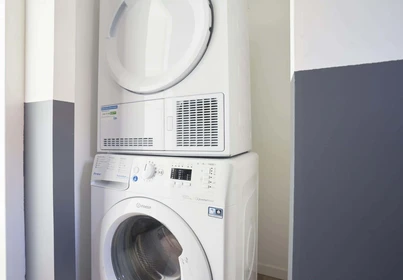 Chambre privée à 5 Rue Des Martyrs de la Résistance, 59130 Lambersart, France, image 23 de 23