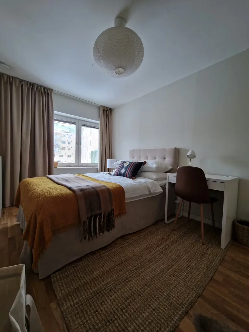 Habitación para estudiantes en  con área de estudio y facilidades compartidas