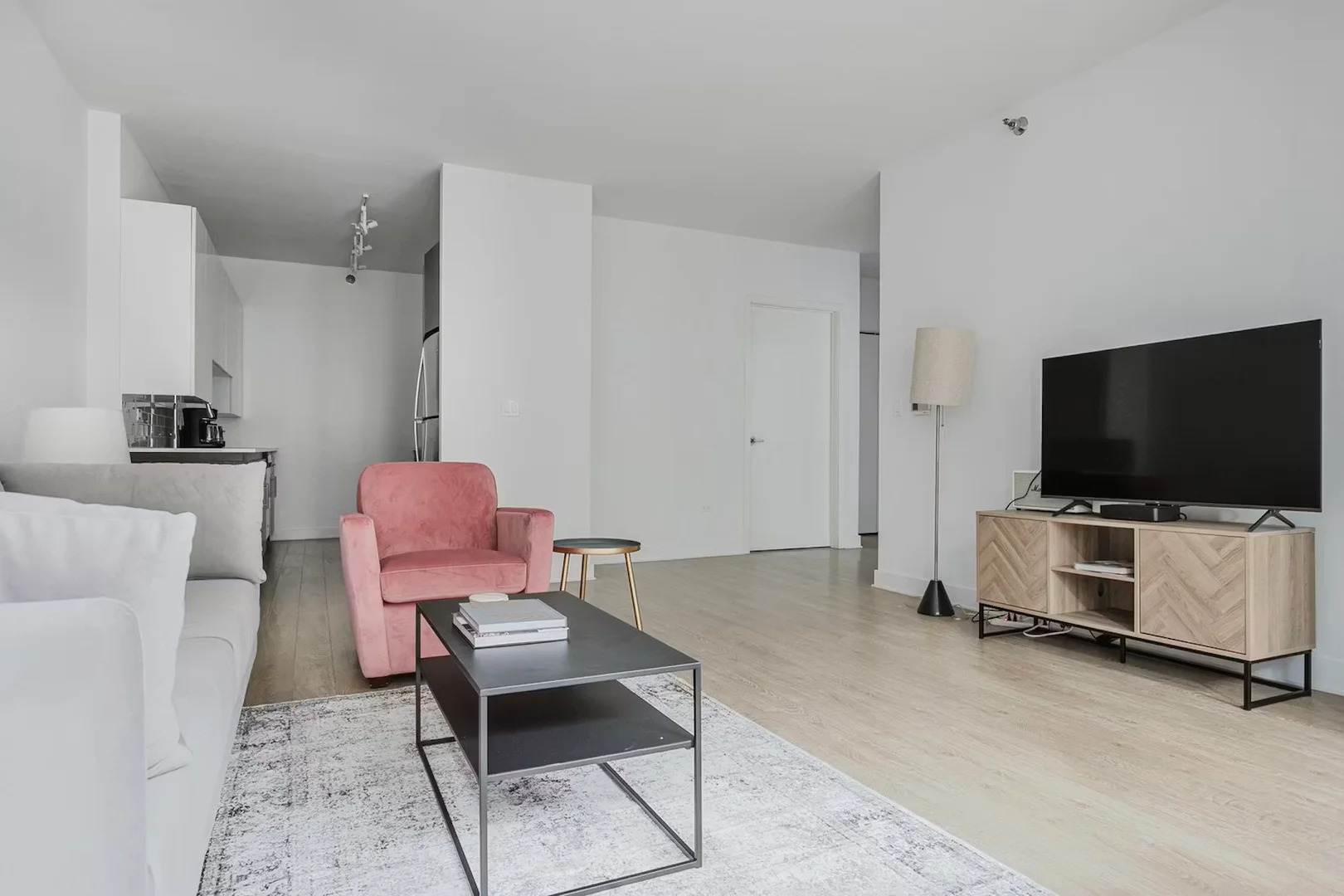 North Garland Court, Chicago Loop