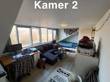 Habitación privada muy luminosa en Groningen