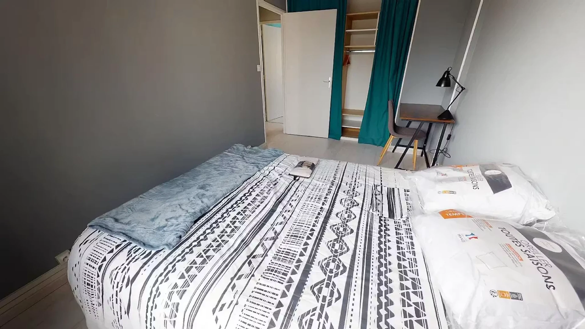 Habitación estudiantil económica con ubicación conveniente en 